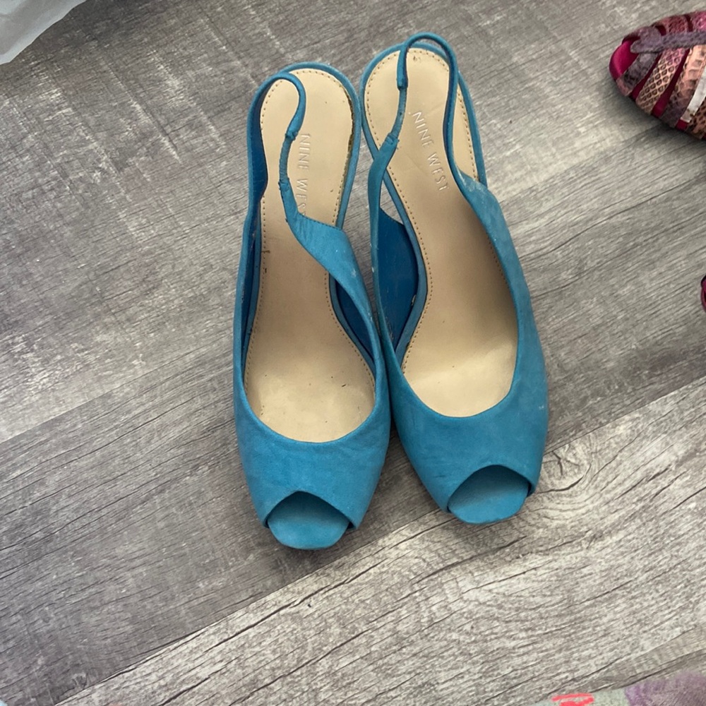 used blue/teal high heels (nine west)